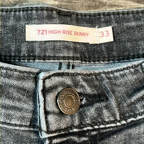 Levi’s 721 High Rise Skinny Jeans - Picture 5 of 7